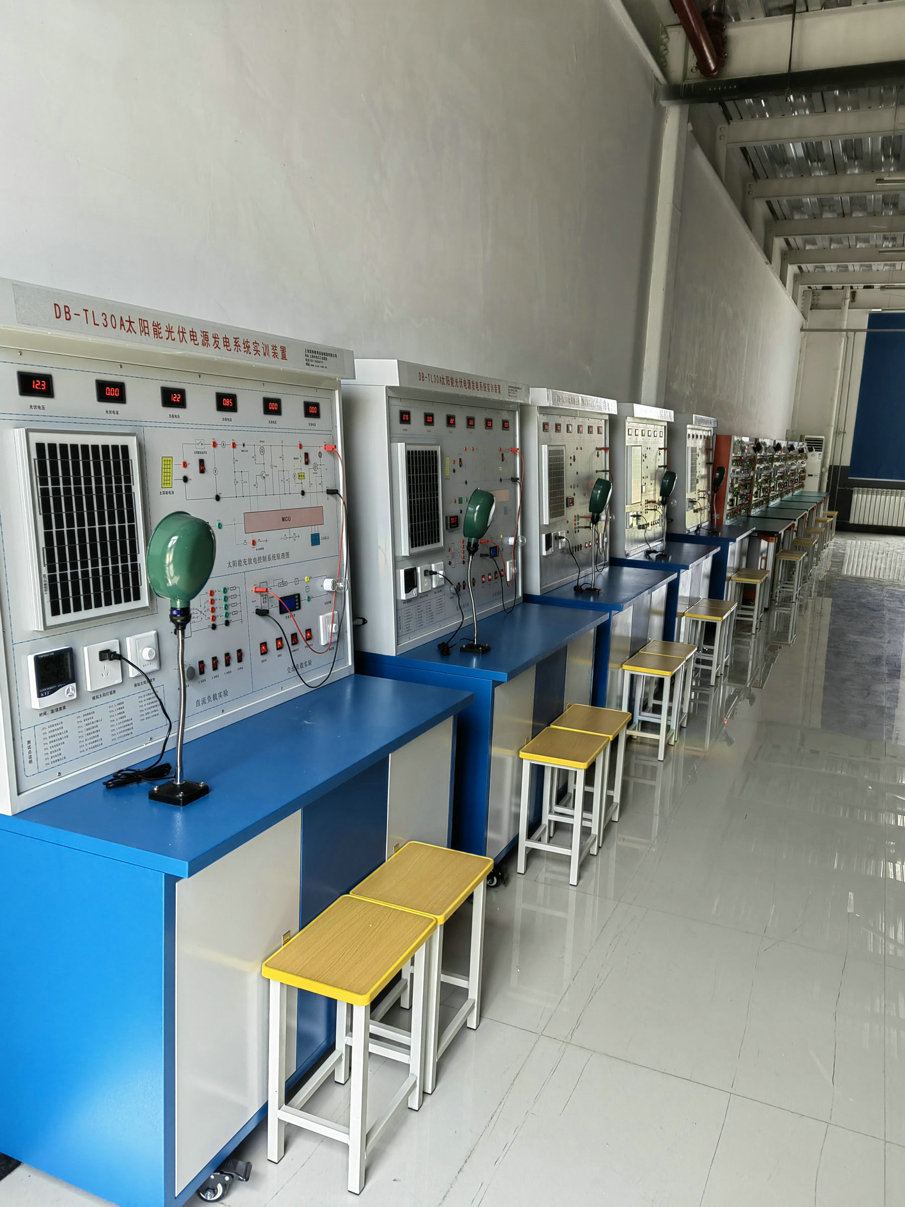太陽能光伏電源發(fā)電系統(tǒng)實訓(xùn)裝置